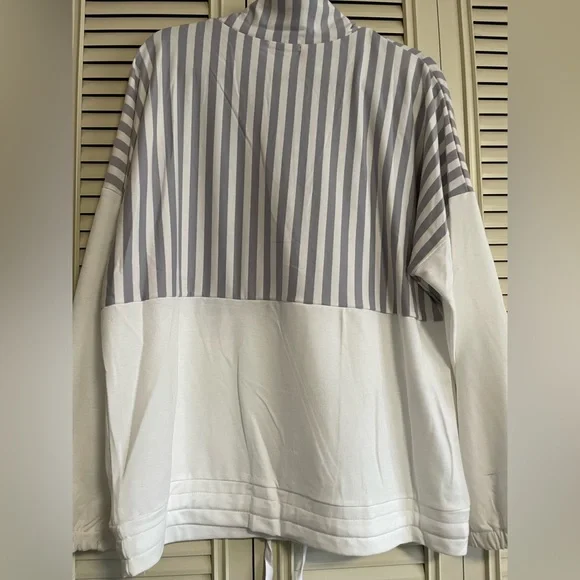 Sweater. - Picture 2 of 8